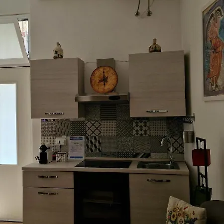 4 Via Valona - Executive Luxury * Bari